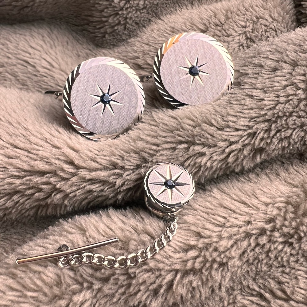VINTAGE Metallic Silver Round Cuff Links and Tie Clip Set w Sapphire Diamonds